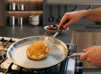 Poêle à crêpes Origin™ - Surface titane alvéolée